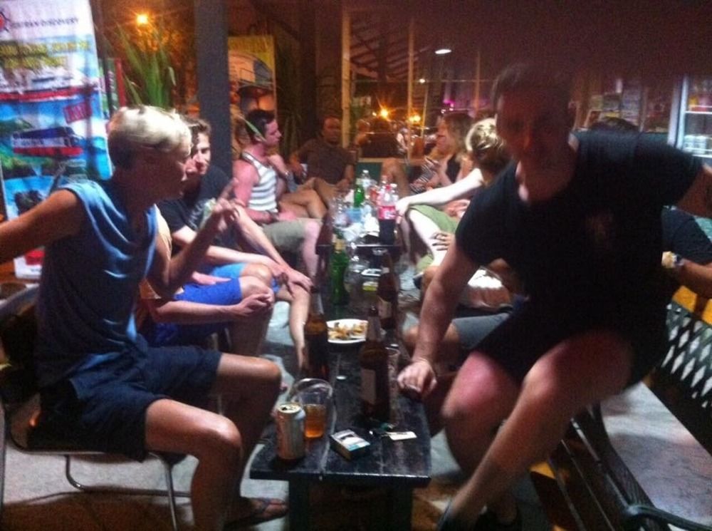 Bigboss Hostel Thong Sala Buitenkant foto