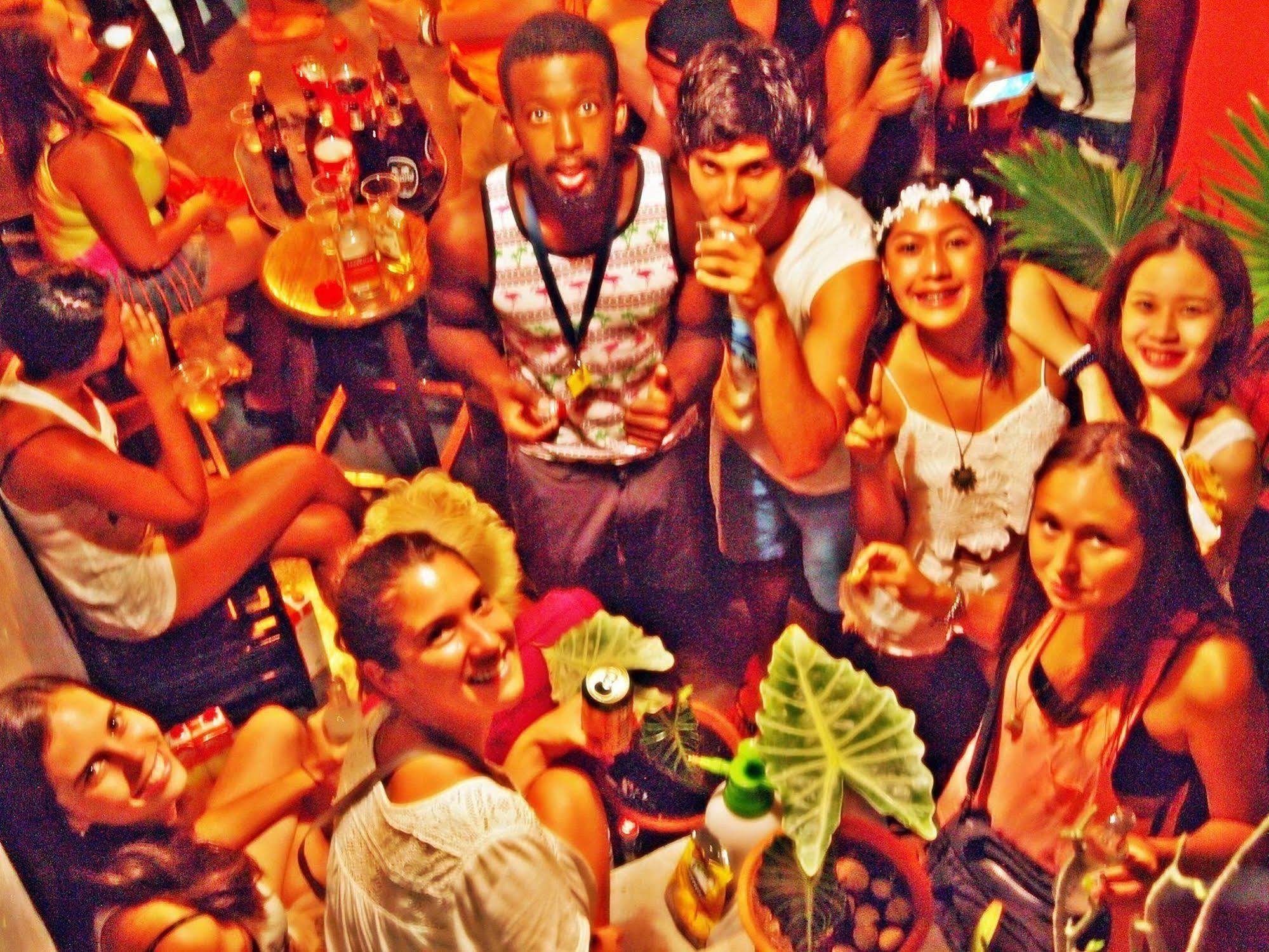Bigboss Hostel Thong Sala Buitenkant foto