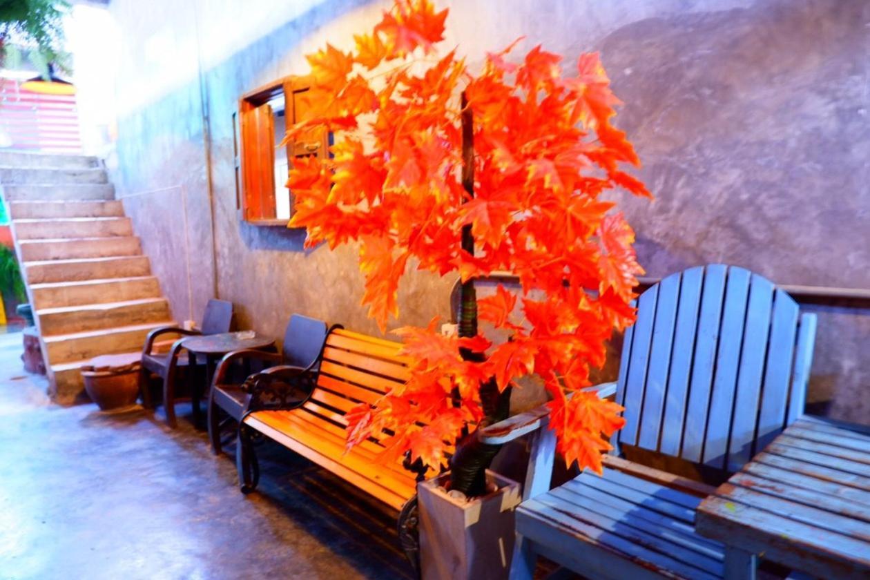 Bigboss Hostel Thong Sala Buitenkant foto