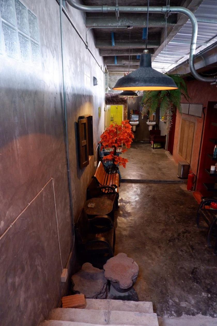 Bigboss Hostel Thong Sala Buitenkant foto